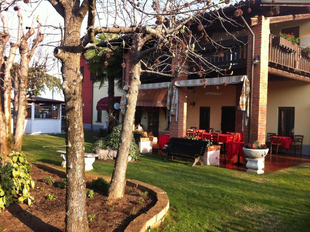 Manuela Le Quattro Coppe Hotel Desenzano del Garda Exterior foto