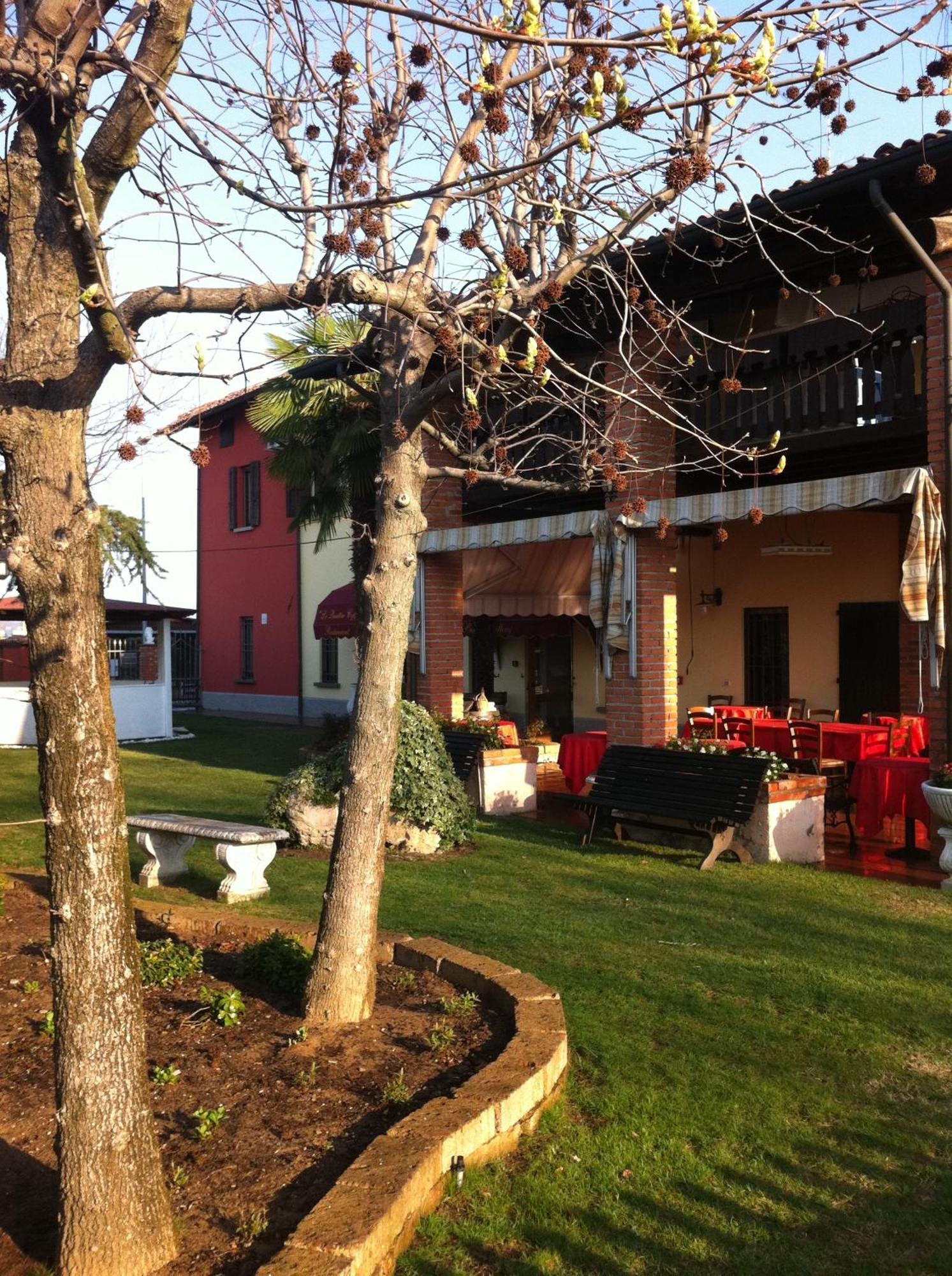 Manuela Le Quattro Coppe Hotel Desenzano del Garda Exterior foto