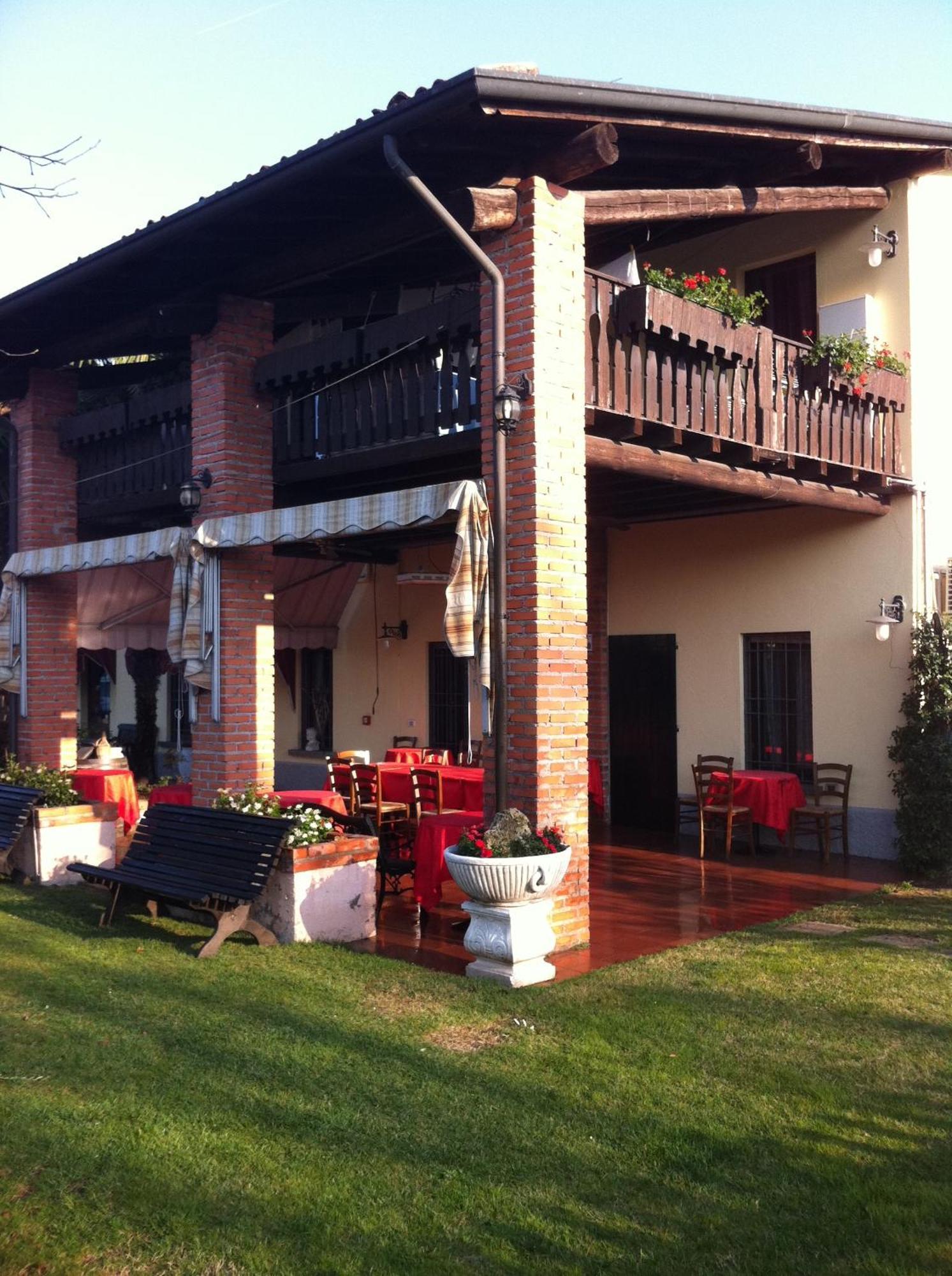 Manuela Le Quattro Coppe Hotel Desenzano del Garda Exterior foto