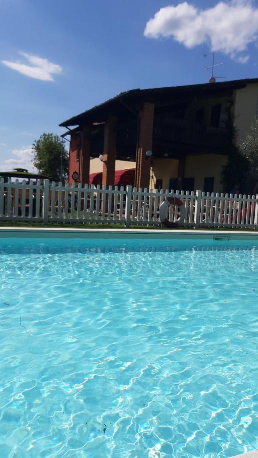 Manuela Le Quattro Coppe Hotel Desenzano del Garda Exterior foto